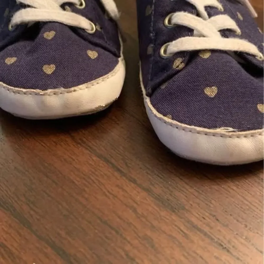 Baby girls Carters shoes size 6-9 months